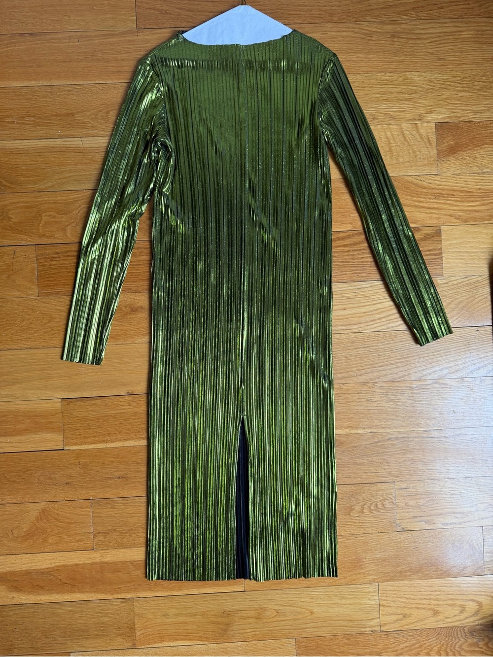NWOT Shimmery Metallic Green Pleated Long Sleeve Midi Dress